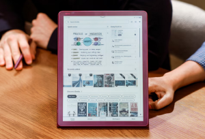 Amazon ahora traduce libros en Kindle: la IA lo hizo de nuevo